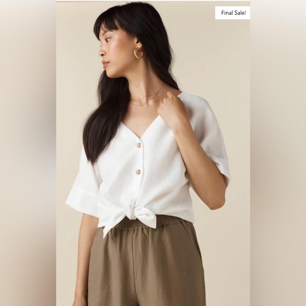 New Listing-VETTA Cream Short Sleeve Button Down Shirt